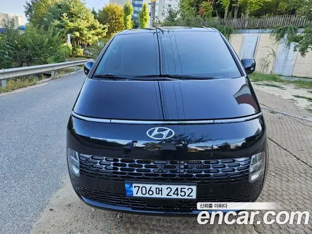 Hyundai Staria Tourer 11-Seater Modern 2024