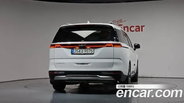 Kia Carnival Gasoline 7-Seater Signature 2021 — фото 4