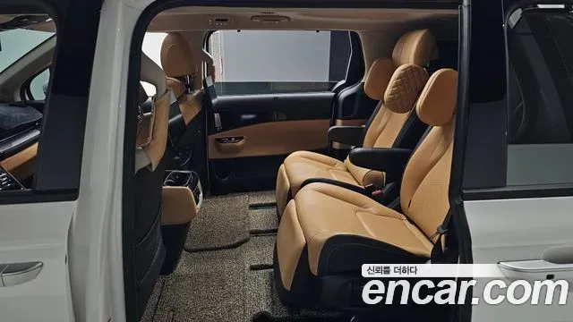 Kia Carnival Gasoline 7-Seater Signature 2021 — фото 12