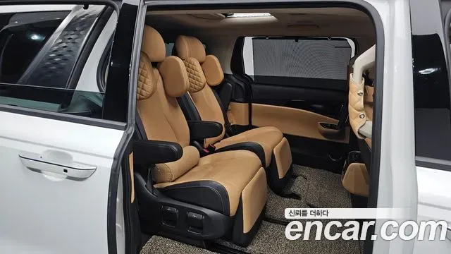 Kia Carnival Gasoline 7-Seater Signature 2021 — фото 11