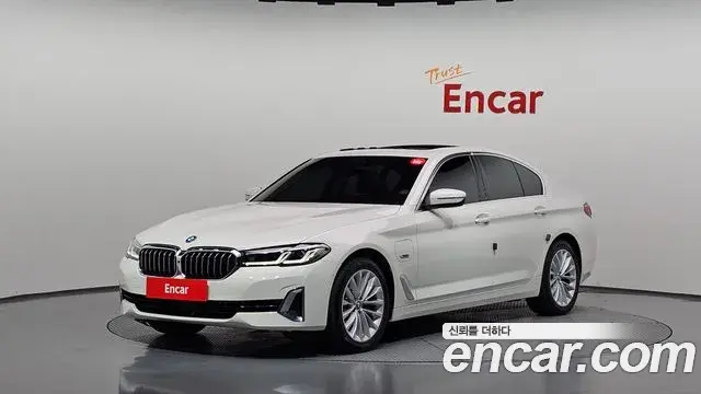 BMW 5-Series 530e Luxury 2022