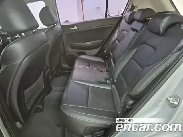 Kia Sportage Diesel 2.0 2WD Luxury 2019 — фото 12