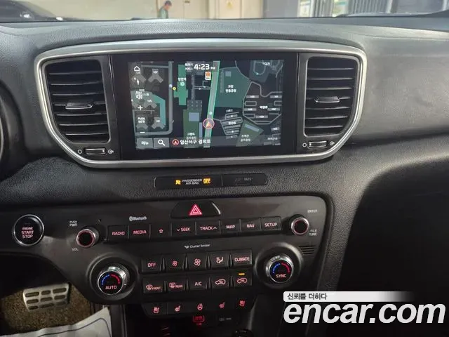 Kia Sportage Diesel 2.0 2WD Prestige 2019 — фото 11