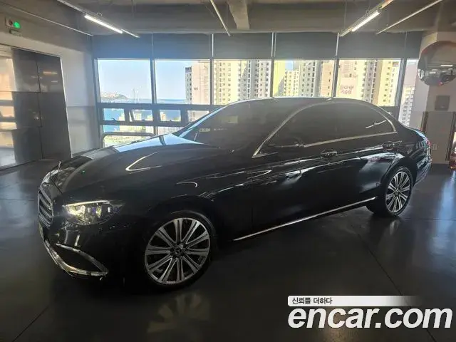 Mercedes-Benz E-Class E300e 4MATIC Exclusive 2023