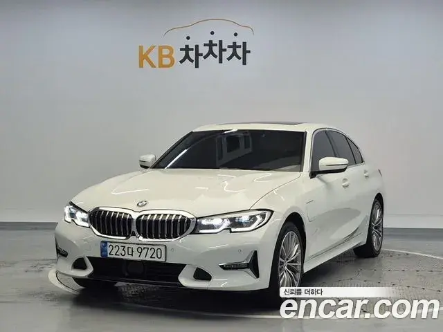 BMW 3-Series 330e Luxury 2021