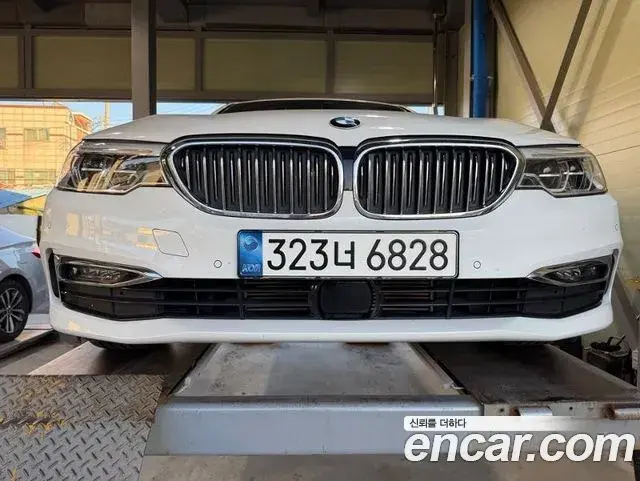BMW 5-Series 520d Luxury Plus 2020