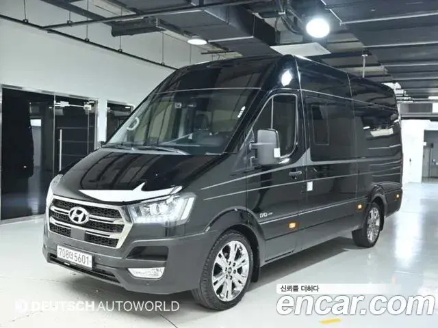 Hyundai Solati 15-seater Luxury 2024