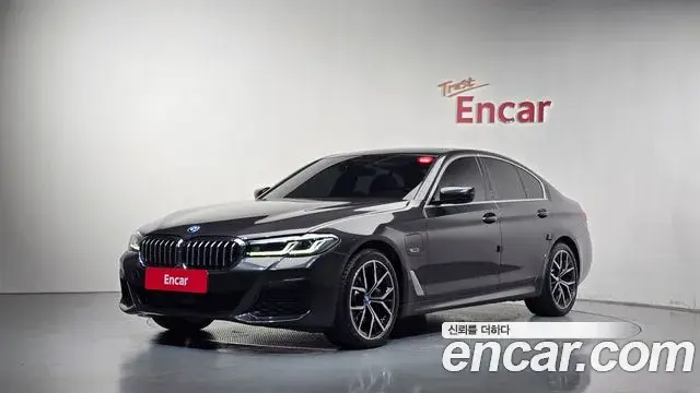 BMW 5-Series 530e M Sport 2021
