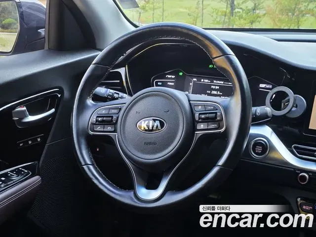 Kia Niro 1.6 HEV Noblesse Special 2019 — фото 7