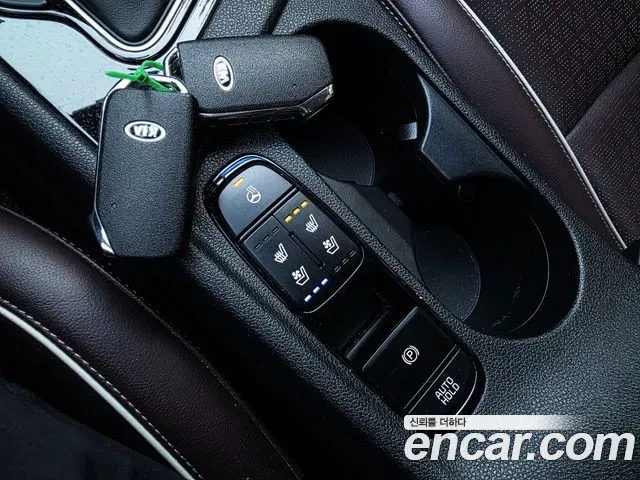 Kia Niro 1.6 HEV Noblesse Special 2019 — фото 19