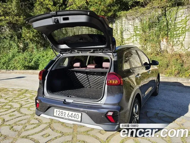 Kia Niro 1.6 HEV Noblesse Special 2019 — фото 5