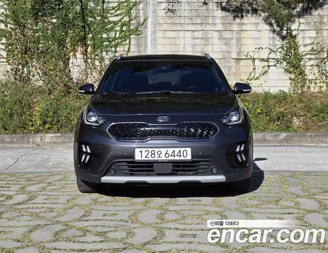 Kia Niro 1.6 HEV Noblesse Special 2019 — фото 4