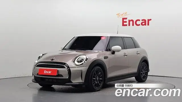 Mini Cooper 5Door Classic Third Generation 2024