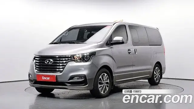 Hyundai Starex Urban 9-Seater Exclusive 2019