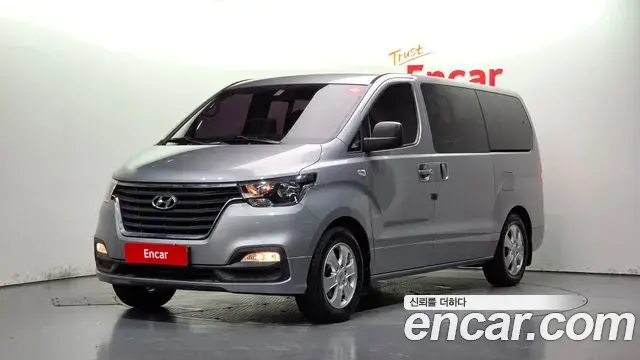 Hyundai Starex Urban 9-Seater Premium 2019