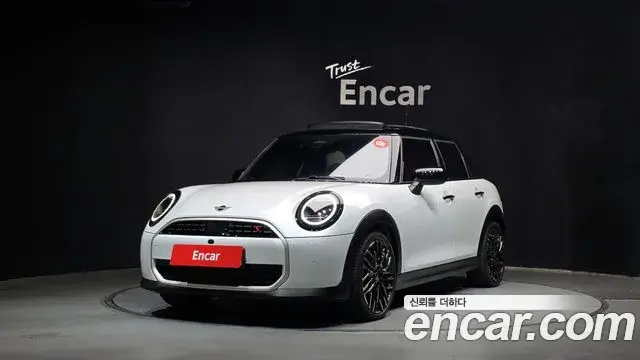 Mini Cooper 5 Door Favoured 2024