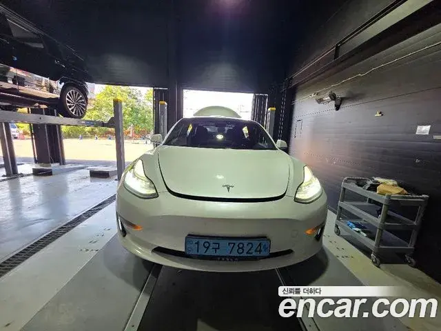 Tesla Model 3 Standard Range Plue RWD 2020