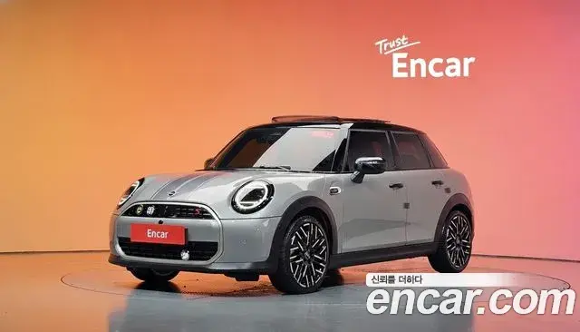 Mini Cooper 5 Door Favoured 2025