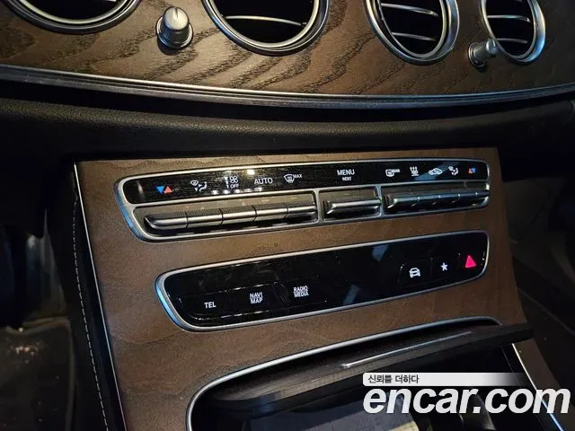 Mercedes-Benz E-Class E300e 4MATIC Exclusive 2021 — фото 10