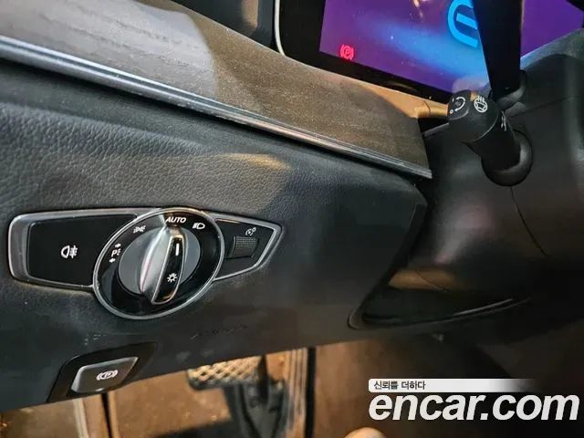 Mercedes-Benz E-Class E300e 4MATIC Exclusive 2021 — фото 13