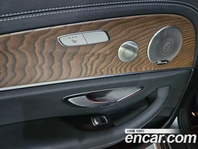 Mercedes-Benz E-Class E300e 4MATIC Exclusive 2021 — фото 6