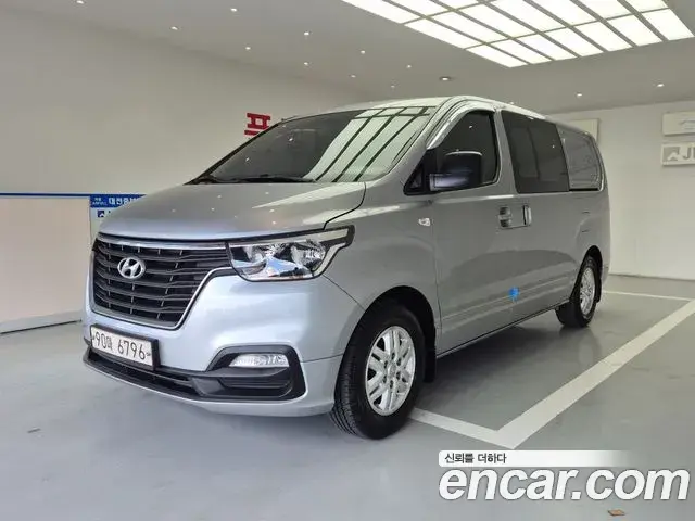 Hyundai Starex Van 5-Seater Smart 2020