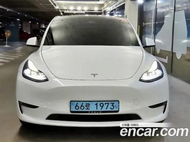 Tesla Model Y Performance AWD 2024