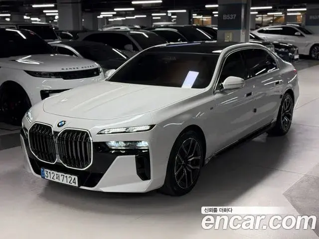 BMW 7-Series 740i xDrive M Sport 2025