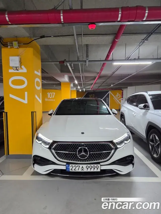 Mercedes-Benz E-Class E300 4MATIC AMG Line 2024