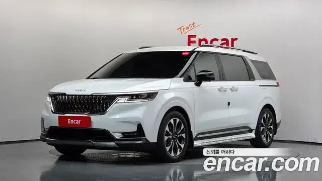 Kia Carnival Gasoline 7-Seater Signature 2022