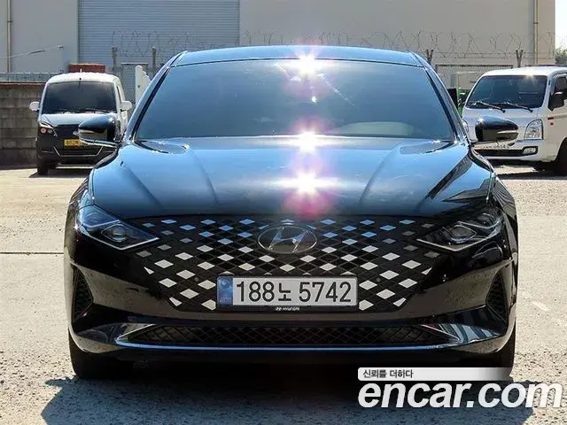 Hyundai Grandeur Le Blanc 2022