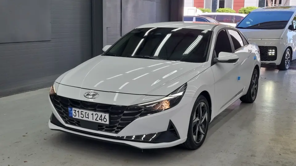 Hyundai AVANTE 1.6 Modern 2022