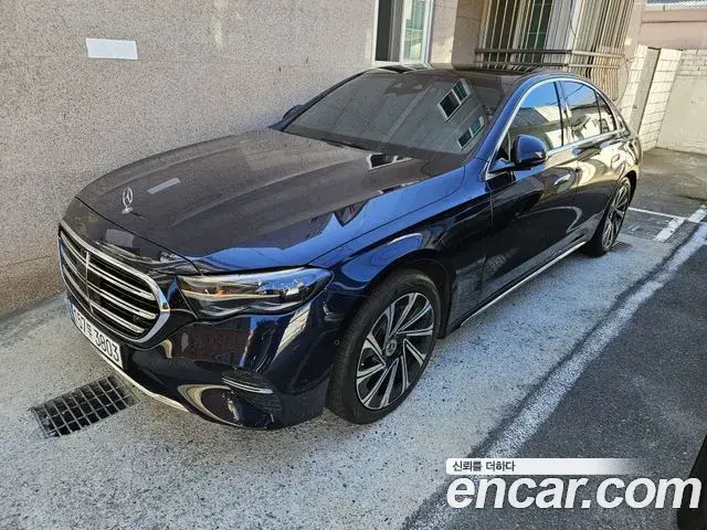 Mercedes-Benz E-Class E300 4MATIC Exclusive 2024