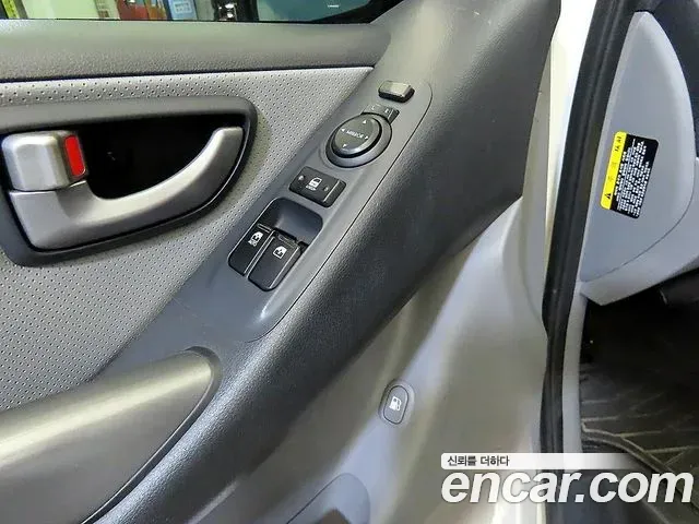 Hyundai Starex Van 3-Seater Smart 2020 — фото 13