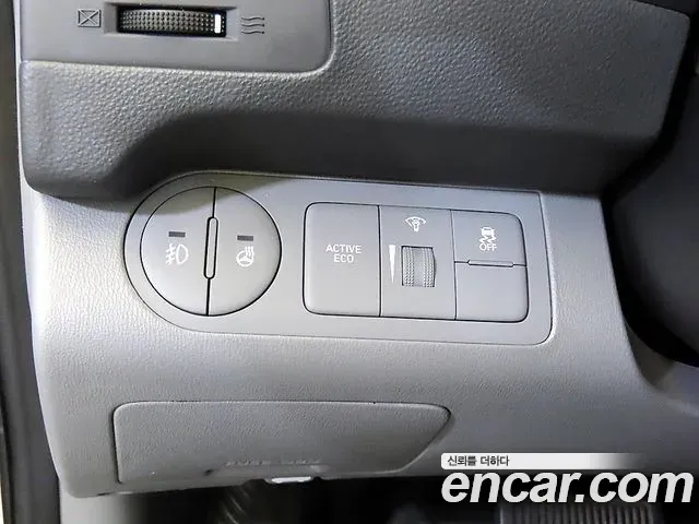 Hyundai Starex Van 3-Seater Smart 2020 — фото 14
