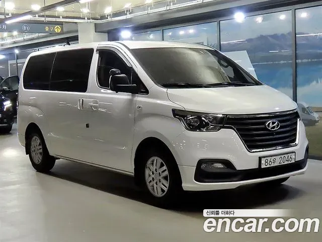 Hyundai Starex Van 3-Seater Smart 2020