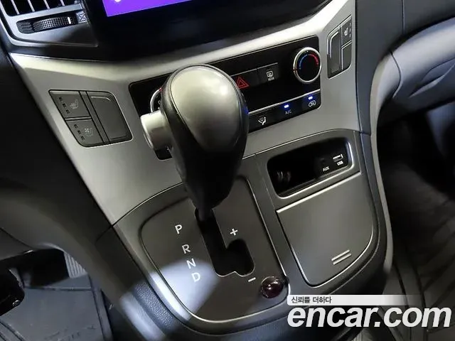 Hyundai Starex Van 3-Seater Smart 2020 — фото 12