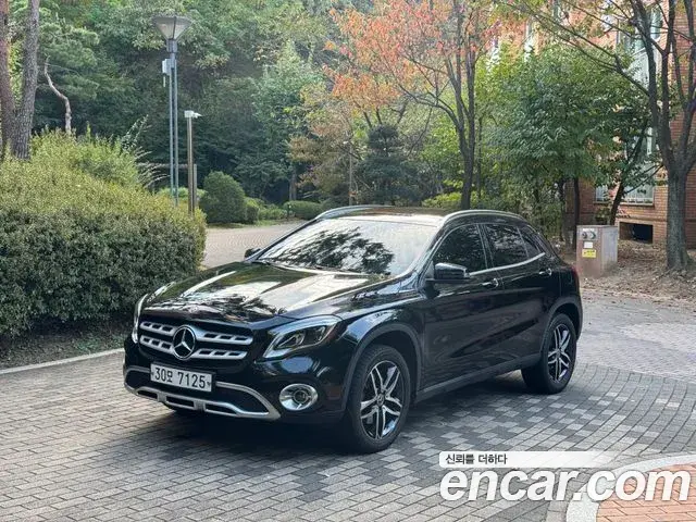 Mercedes-Benz GLA-Class GLA220 Premium 2019