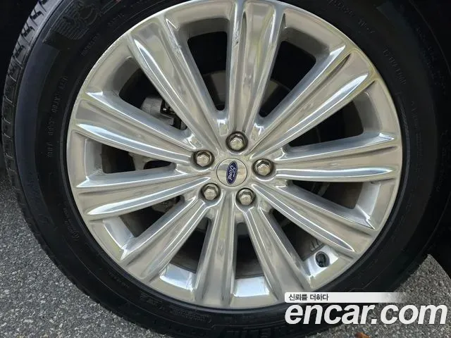 Ford Explorer 2.3 LimIted 4WD 2021 — фото 8