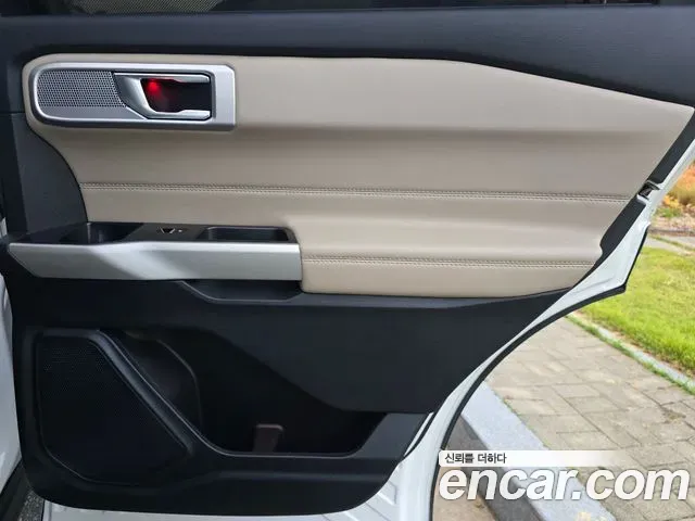 Ford Explorer 2.3 LimIted 4WD 2021 — фото 18