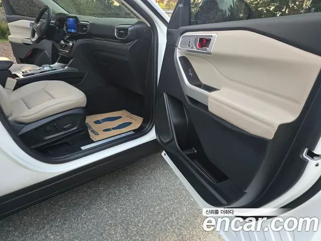 Ford Explorer 2.3 LimIted 4WD 2021 — фото 12