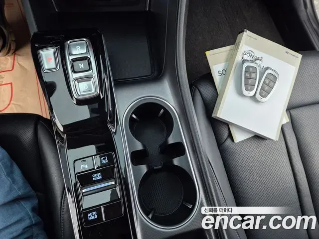 Hyundai Sonata 2.0 Premium Plus 2022 — фото 18