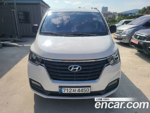 Hyundai Starex 4WD Wagon 12-Seater Smart 2019