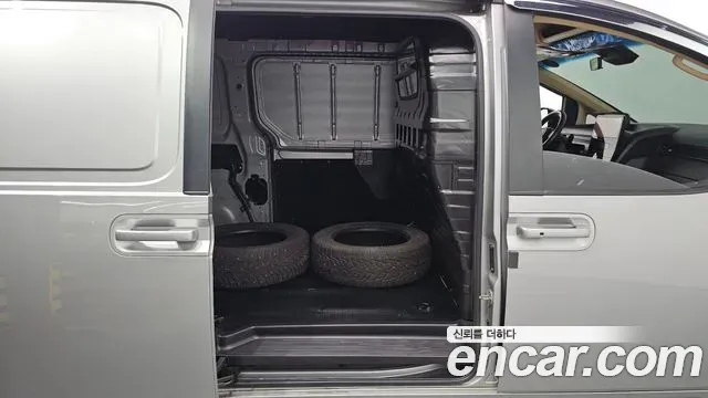 Hyundai Staria Cargo 3-Seater Modern 2024 — фото 10