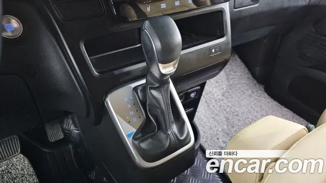Hyundai Staria Cargo 3-Seater Modern 2024 — фото 9