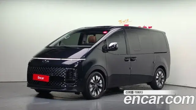 Hyundai Staria Lounge 9-Seater Prestige 2022