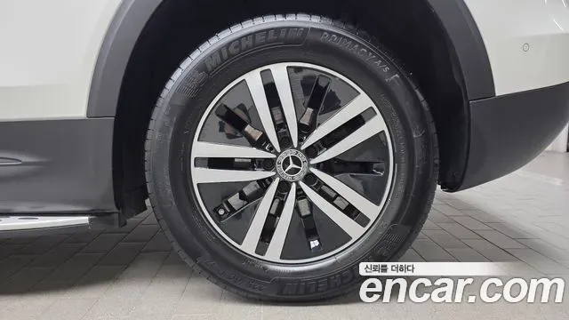 Mercedes-Benz GLB-Class GLB200 d 2021 — фото 21