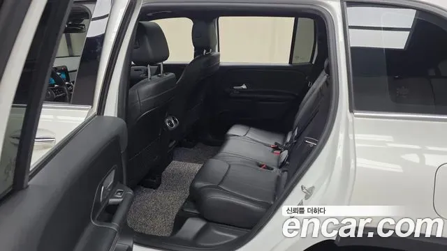 Mercedes-Benz GLB-Class GLB200 d 2021 — фото 26