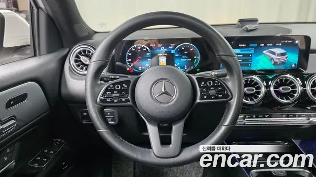 Mercedes-Benz GLB-Class GLB200 d 2021 — фото 15