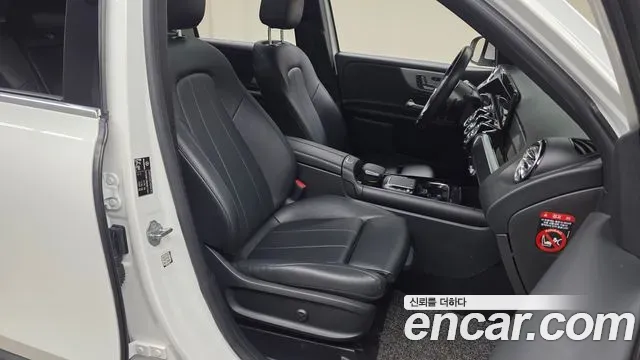 Mercedes-Benz GLB-Class GLB200 d 2021 — фото 11